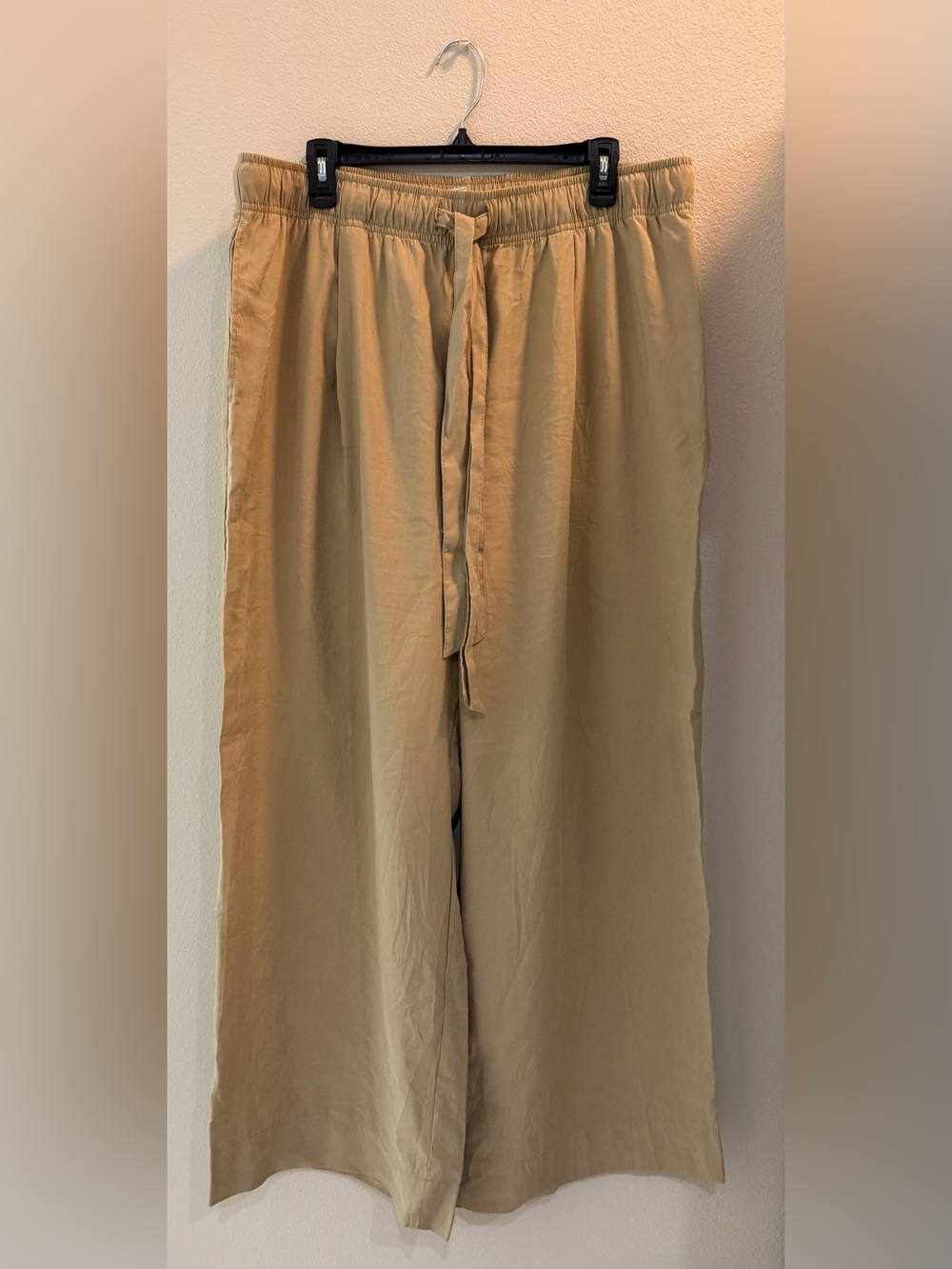 Women’s Relaxed Drawstring Flowy Pants - Tan